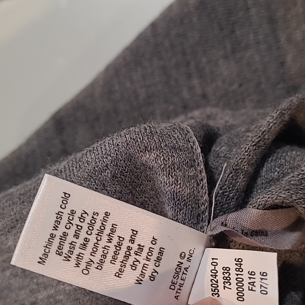 Euc Athleta Grey Reversible Polyester/Merino Wool… - image 4